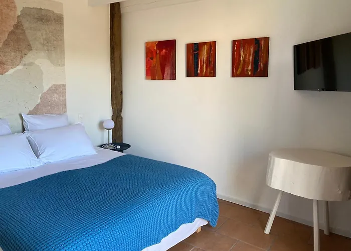 Πανσιόν Casa Santa Giulia 4*