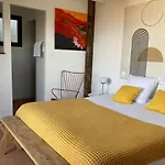 בית הארחה Casa Santa Giulia 4*